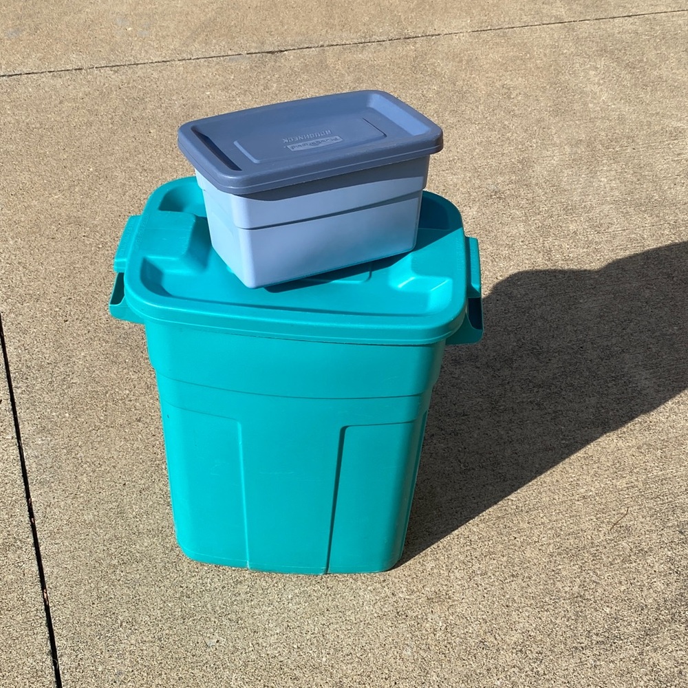 Vintage Rubbermaid Totes